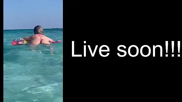 Snapshot of _Allie_ chatting on October 4, 4:58 am Allie online show from October 4, 4:58 am