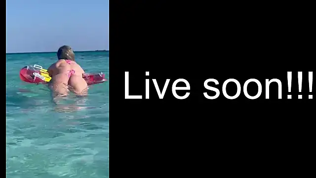 Snapshot of _Allie_ chatting on November 28, 5:40 am Allie online show from November 28, 5:40 am