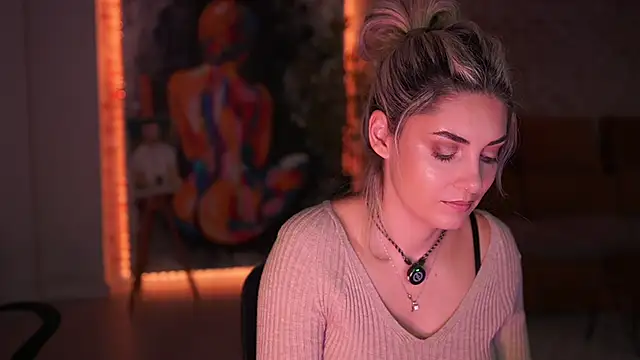 Snapshot of _Allie_ chatting on November 14, 6:17 am Allie online show from November 14, 6:17 am