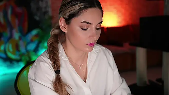 Snapshot of _Allie_ chatting on March 12, 6:29 am Allie online show from March 12, 6:29 am