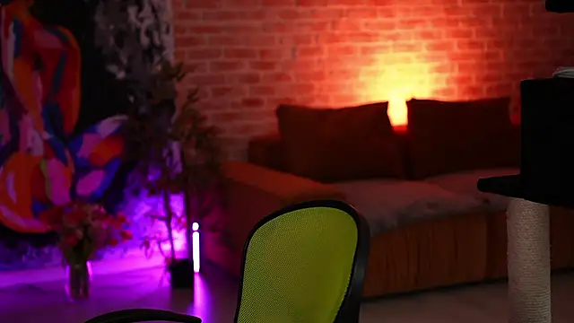 Snapshot of _Allie_ chatting on March 11, 7:57 am Allie online show from March 11, 7:57 am