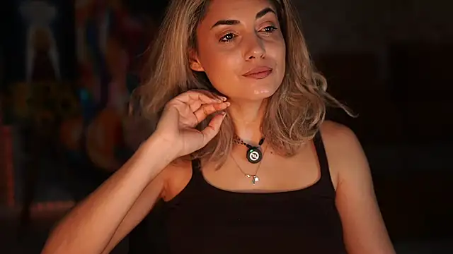 Snapshot of _Allie_ chatting on November 12, 6:06 am Allie online show from November 12, 6:06 am