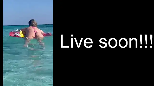 Snapshot of _Allie_ chatting on November 2, 5:34 am Allie online show from November 2, 5:34 am