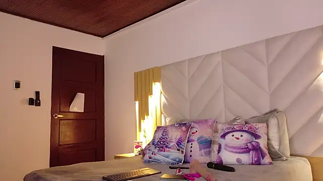 Anaise latif online show from November 22, 11:42 am