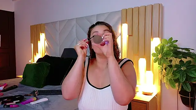 Anaise latif online show from October 2, 11:35 am