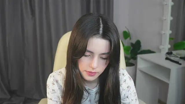 ArletteBiddix online show from March 4, 11:29 am