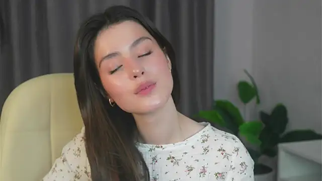 ArletteBiddix online show from March 4, 5:34 pm