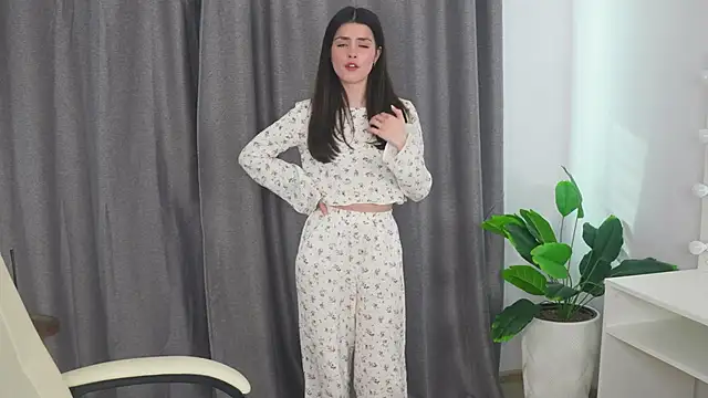 ArletteBiddix online show from March 22, 12:14 pm