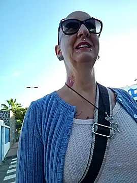 Snapshot of Emma_Milf25 chatting on September 25, 7:58 am Emma Milf25 online show from September 25, 7:58 am