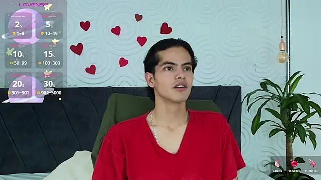 Maximoherrera 16 online show from May 5, 12:19 pm