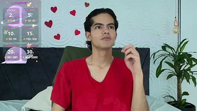 Maximoherrera 16 online show from May 14, 12:46 pm