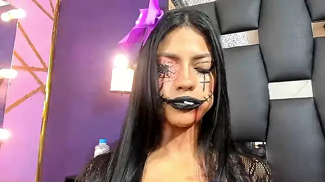 EMYCLARK01 online show from October 27, 12:17 pm