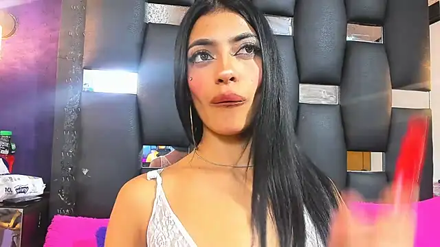 EMYCLARK01 online show from September 18, 3:20 am