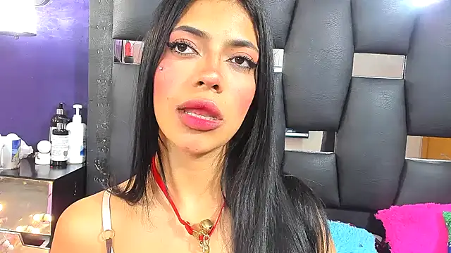 EMYCLARK01 online show from December 15, 11:27 am