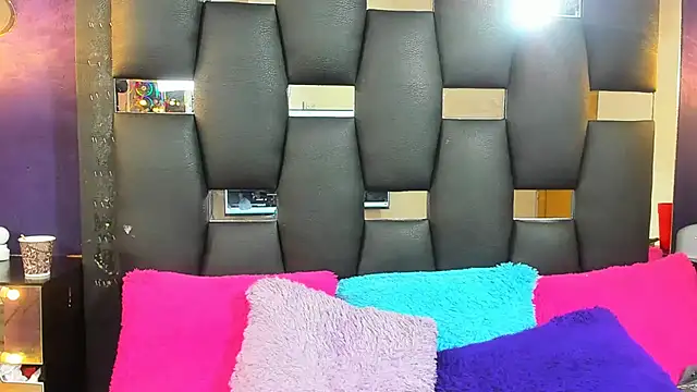 EMYCLARK01 online show from September 13, 4:23 am