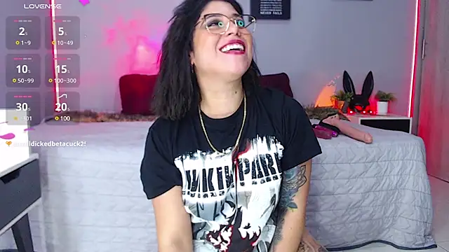 Snapshot of Veronika_metal chatting on February 25, 3:31 pm Veronika metal online show from February 25, 3:31 pm