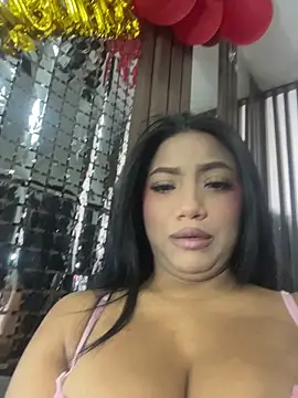 Nicoll Evans  online show from November 26, 1:33 pm