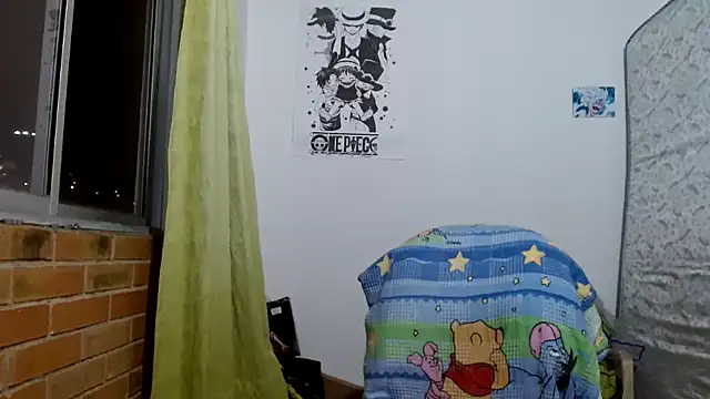 Snapshot of Escarcha-blue chatting on December 21, 12:35 am Escarcha-blue online show from December 21, 12:35 am