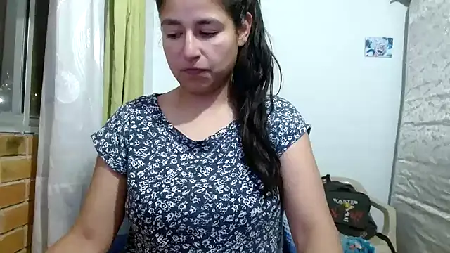 Snapshot of Escarcha-blue chatting on January 15, 12:14 am Escarcha-blue online show from January 15, 12:14 am