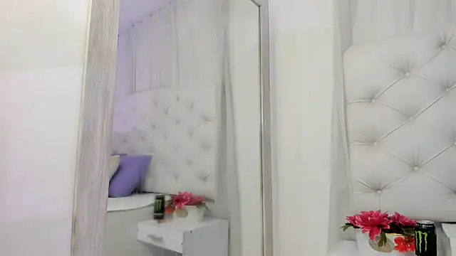 Snapshot of kamii_arias chatting on October 16, 2:14 pm kamii arias online show from October 16, 2:14 pm