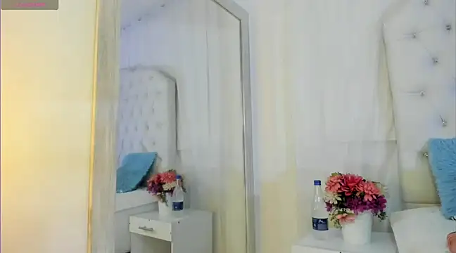 Snapshot of kamii_arias chatting on March 5, 12:11 pm kamii arias online show from March 5, 12:11 pm