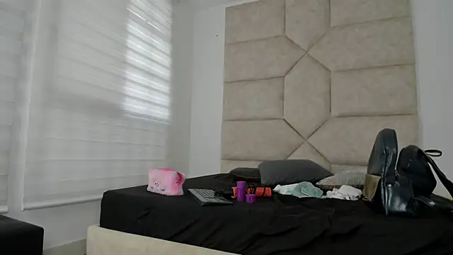 Vaiolett Smith online show from November 1, 12:10 pm