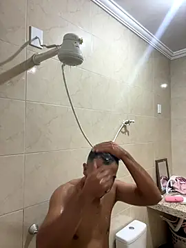 Snapshot of Lindp190194 chatting on December 4, 9:25 pm Lindp190194 online show from December 4, 9:25 pm