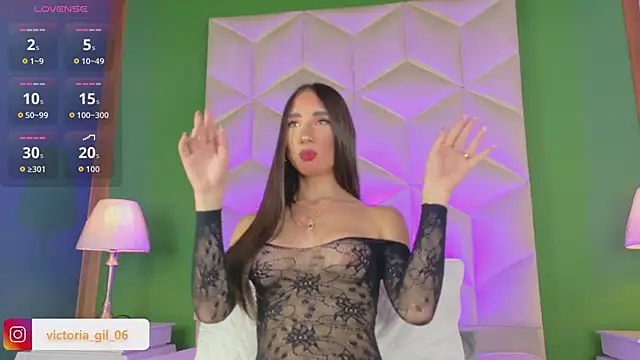 queen  violet online show from March 20, 7:37 pm