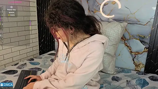 MaeveKuro online show from November 15, 3:21 am