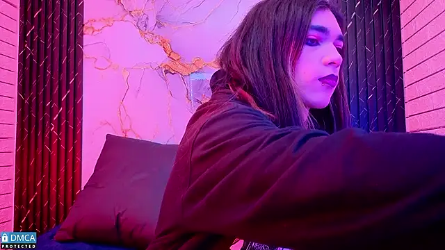 MaeveKuro online show from March 7, 3:02 am