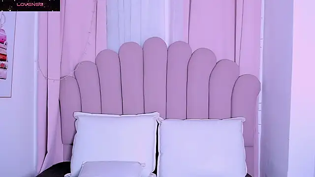 Snapshot of PaolaB_g chatting on February 28, 2:33 am PaolaB g online show from February 28, 2:33 am