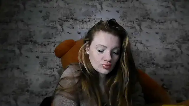 Snapshot of Eveline_May chatting on December 15, 5:30 pm Eveline May online show from December 15, 5:30 pm