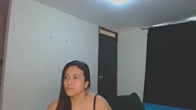 roxanasexy2025 online show from December 2, 12:29 pm