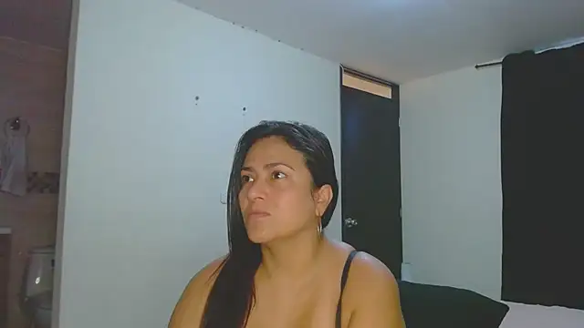 roxanasexy2025 online show from November 2, 11:37 am