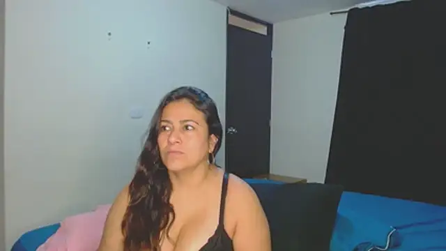 roxanasexy2025 online show from December 5, 12:48 pm