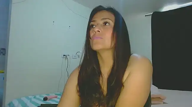 Snapshot of roxanasexy2025 chatting on March 16, 4:34 pm roxanasexy2025 online show from March 16, 4:34 pm