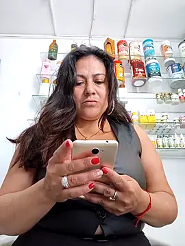 Snapshot of roxanasexy2025 chatting on March 4, 3:20 pm roxanasexy2025 online show from March 4, 3:20 pm