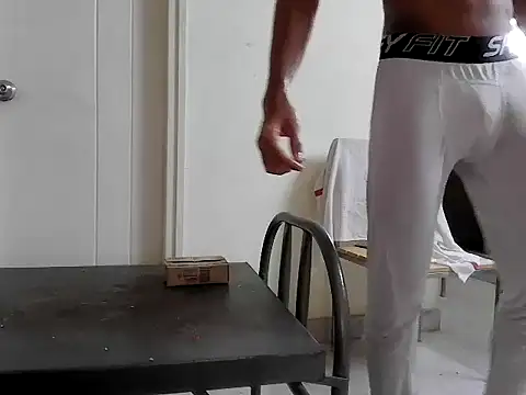 Snapshot of fitbuddy1 chatting on November 18, 9:01 am fitbuddy1 online show from November 18, 9:01 am