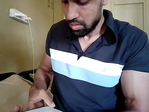 Snapshot of fitbuddy1 chatting on February 23, 2:35 am fitbuddy1 online show from February 23, 2:35 am