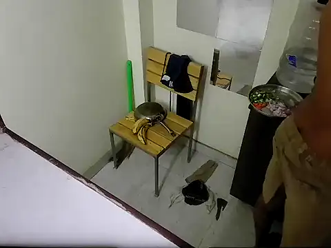 Snapshot of fitbuddy1 chatting on November 30, 8:48 am fitbuddy1 online show from November 30, 8:48 am