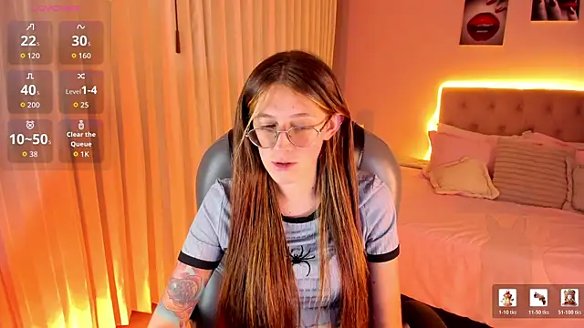 Emily Warren  online show from April 1, 8:17 pm