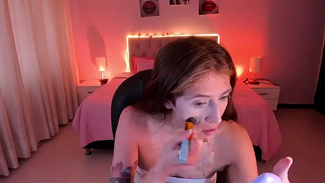 Emily Warren  online show from January 16, 7:51 pm