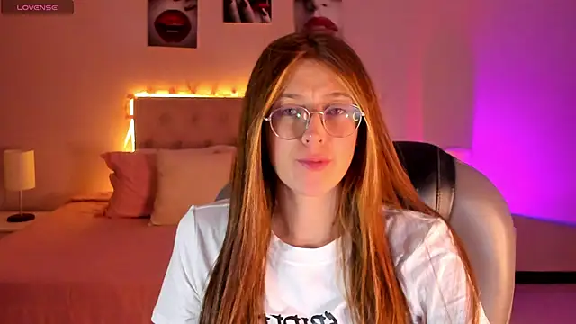 Emily Warren  online show from March 11, 7:41 pm