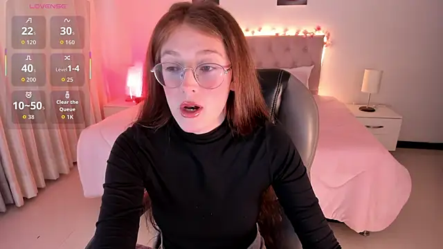 Snapshot of Emily_Warren_ chatting on November 14, 7:39 pm Emily Warren online show from November 14, 7:39 pm