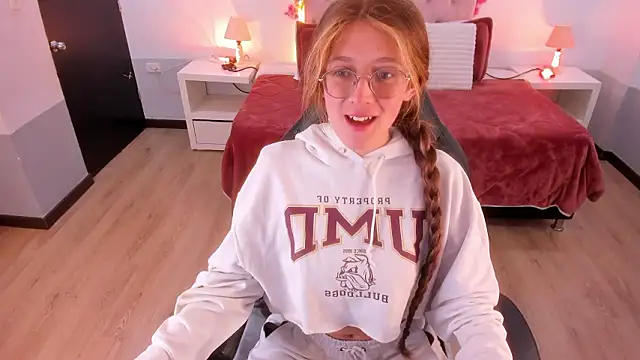 Emily Warren  online show from February 6, 4:03 pm