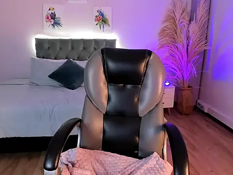 Snapshot of Emily_Warren_ chatting on September 12, 8:30 pm Emily Warren online show from September 12, 8:30 pm