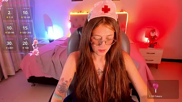 Snapshot of Emily_Warren_ chatting on December 13, 8:04 pm Emily Warren online show from December 13, 8:04 pm