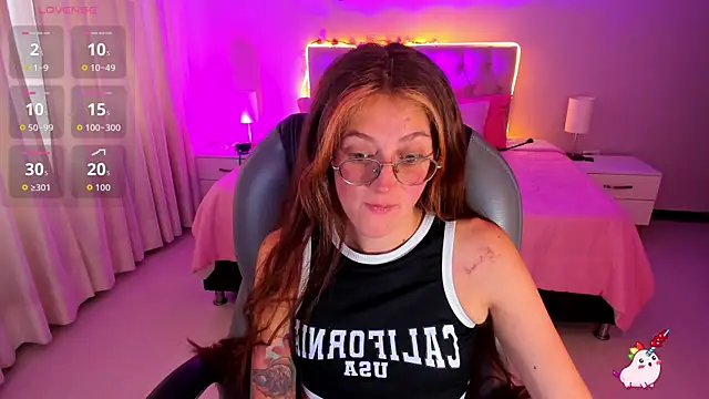 Emily Warren  online show from January 8, 8:15 pm