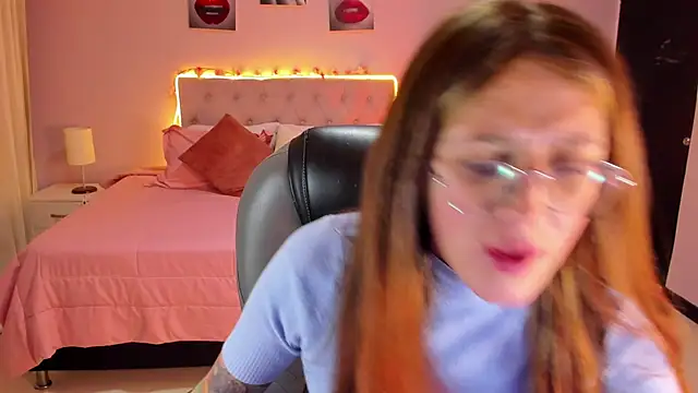 Emily Warren  online show from March 27, 8:32 pm