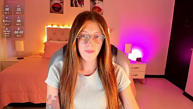 Emily Warren  online show from March 21, 7:40 pm